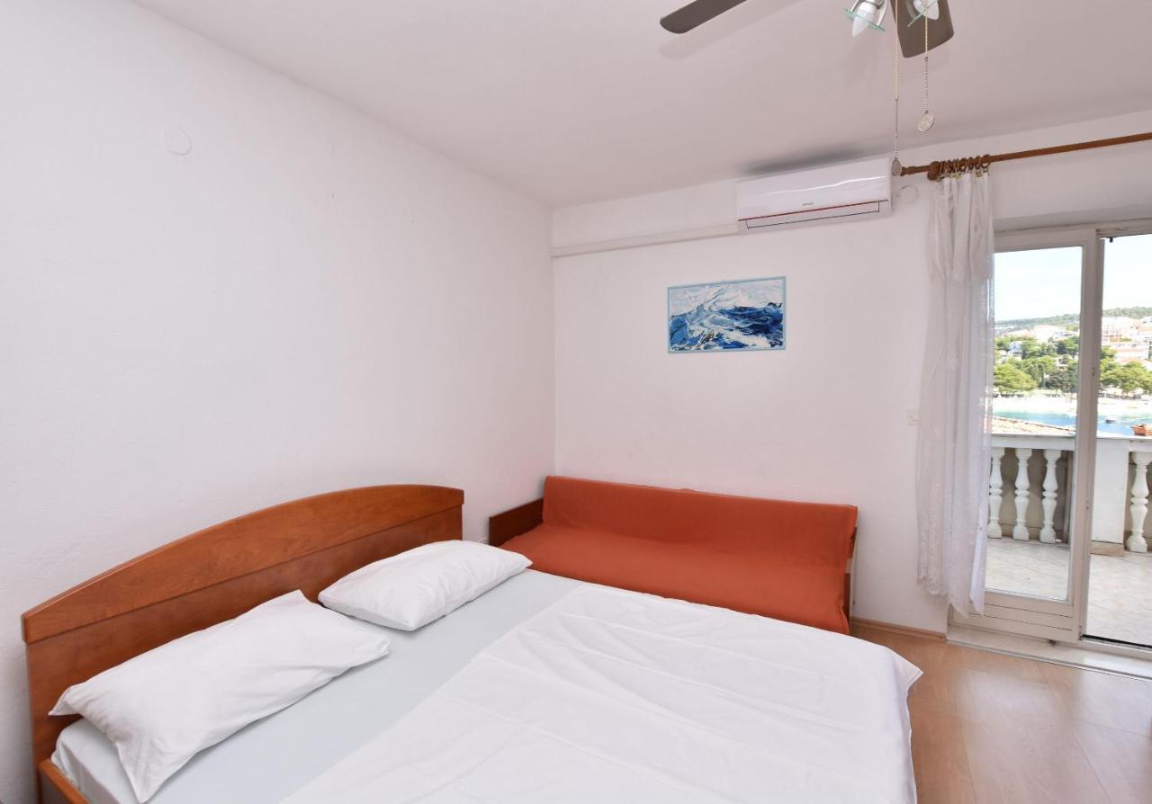 Apartments And Rooms Jakov พรีมอชเตน ภายนอก รูปภาพ