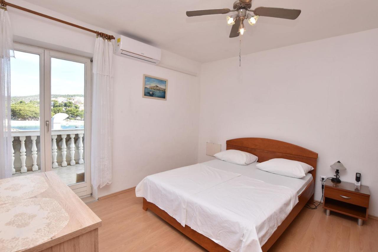 Apartments And Rooms Jakov พรีมอชเตน ภายนอก รูปภาพ