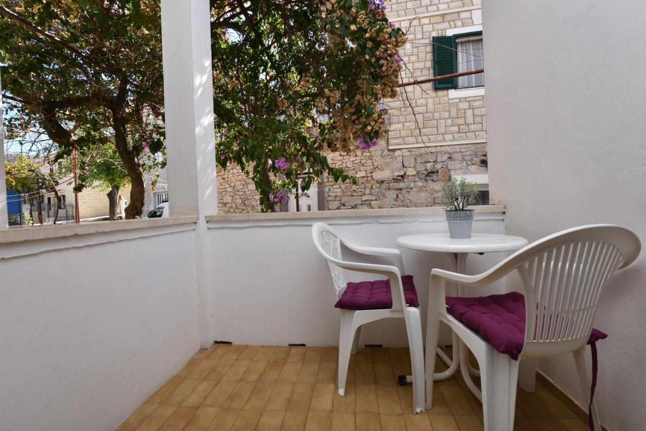 Apartments And Rooms Jakov พรีมอชเตน ภายนอก รูปภาพ
