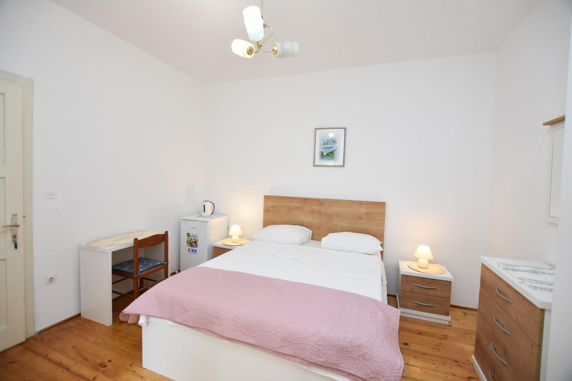 Apartments And Rooms Jakov พรีมอชเตน ห้อง รูปภาพ