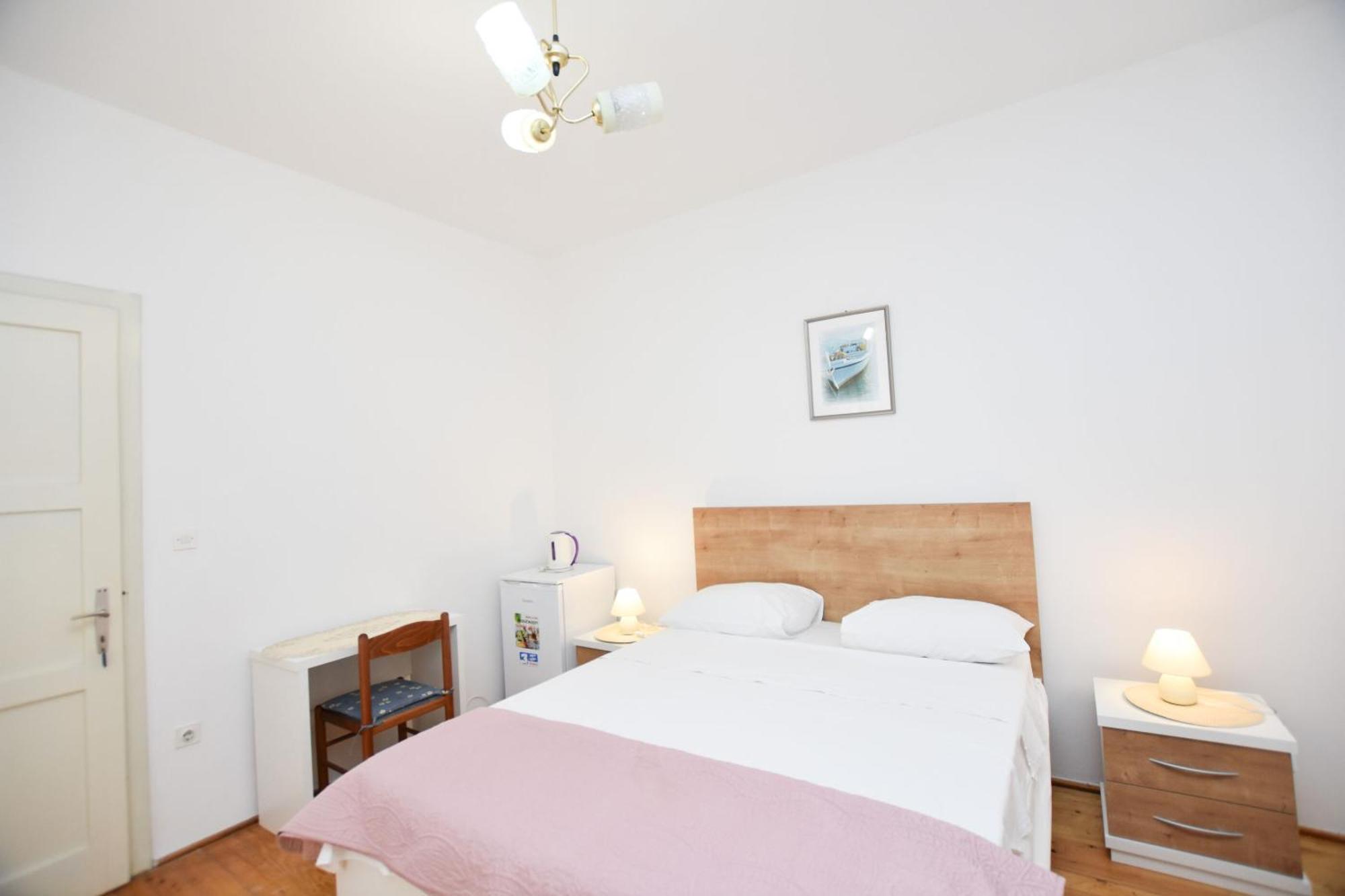 Apartments And Rooms Jakov พรีมอชเตน ห้อง รูปภาพ