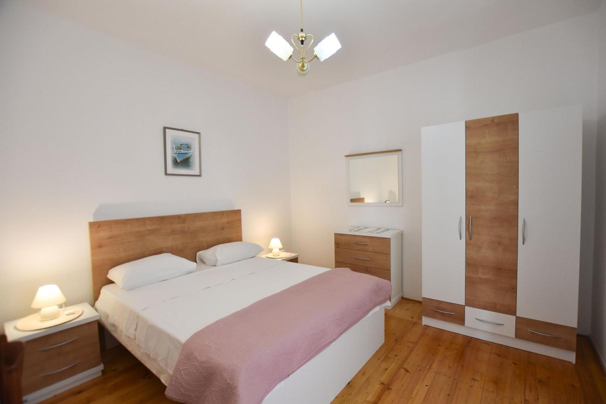 Apartments And Rooms Jakov พรีมอชเตน ห้อง รูปภาพ