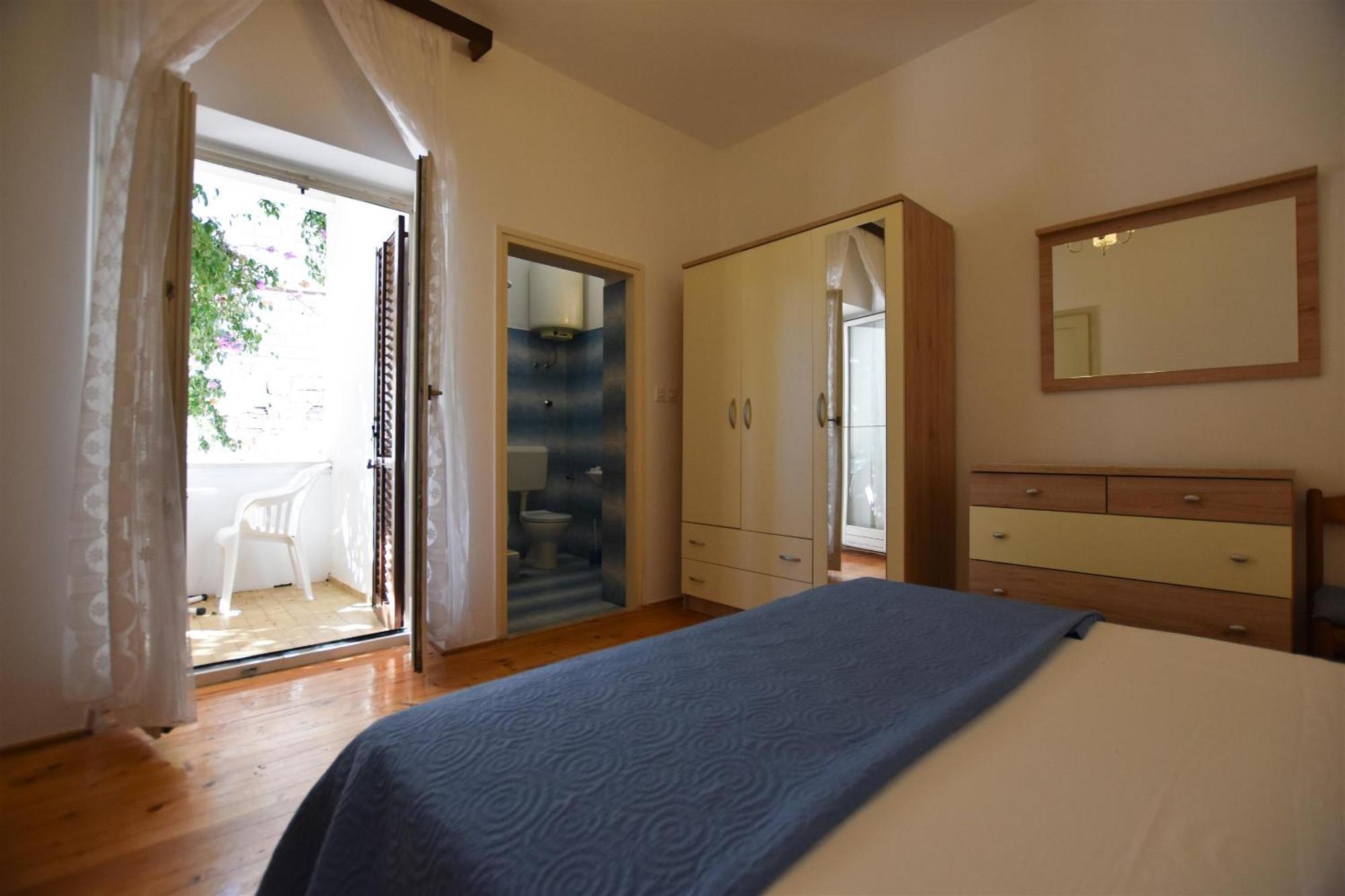 Apartments And Rooms Jakov พรีมอชเตน ห้อง รูปภาพ