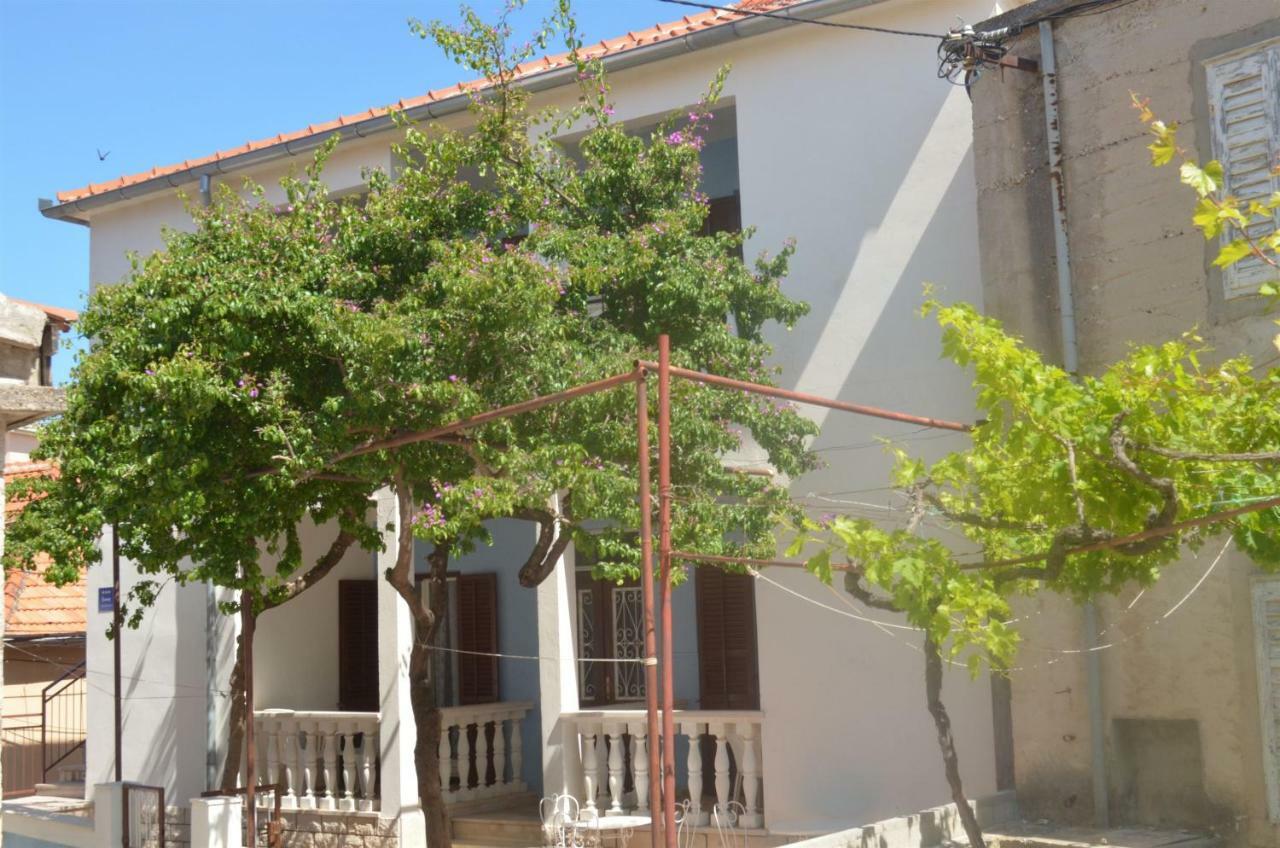 Apartments And Rooms Jakov พรีมอชเตน ภายนอก รูปภาพ