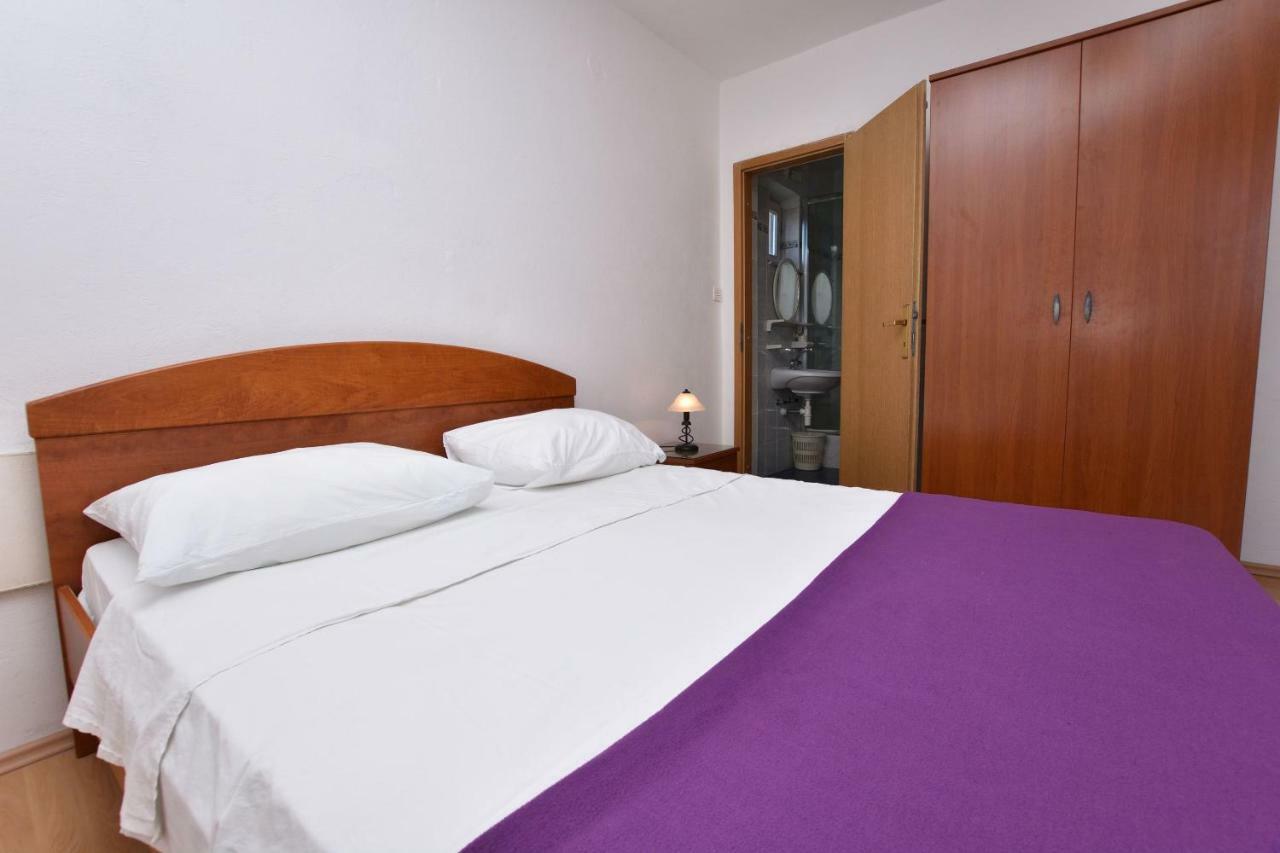 Apartments And Rooms Jakov พรีมอชเตน ภายนอก รูปภาพ