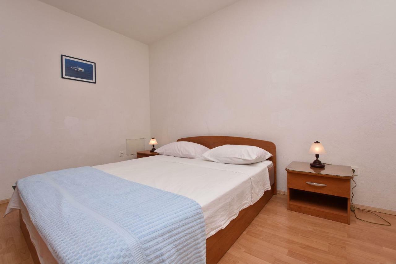 Apartments And Rooms Jakov พรีมอชเตน ภายนอก รูปภาพ
