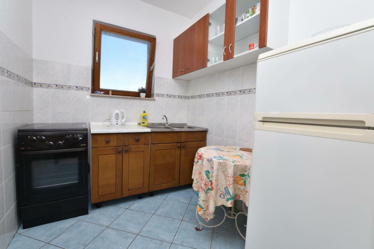 Apartments And Rooms Jakov พรีมอชเตน ภายนอก รูปภาพ