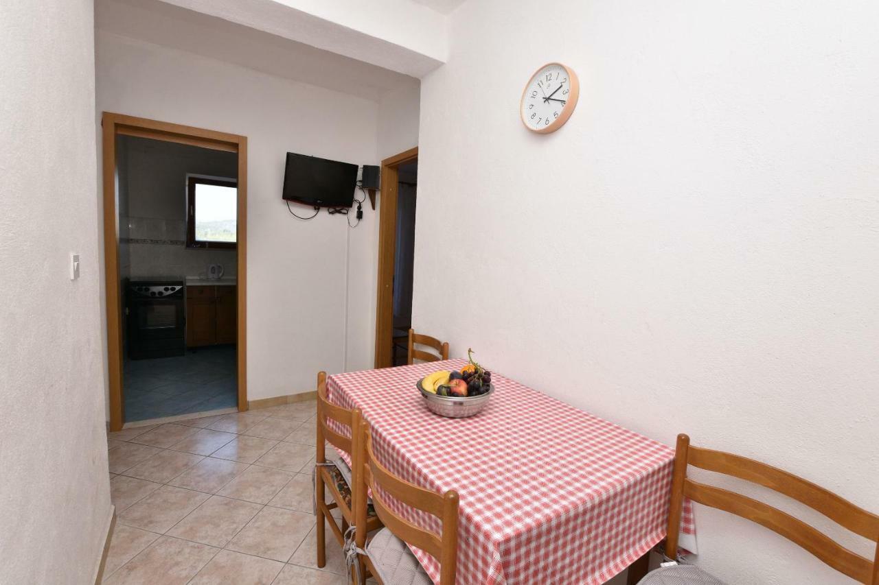 Apartments And Rooms Jakov พรีมอชเตน ภายนอก รูปภาพ