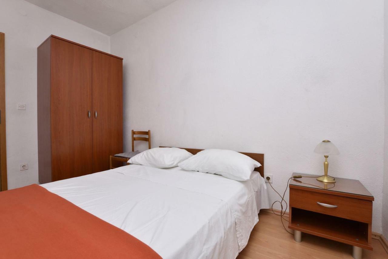 Apartments And Rooms Jakov พรีมอชเตน ภายนอก รูปภาพ