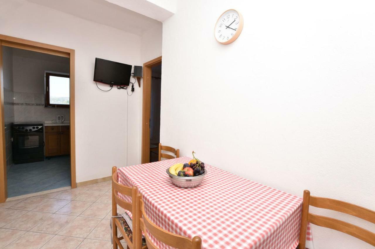 Apartments And Rooms Jakov พรีมอชเตน ภายนอก รูปภาพ